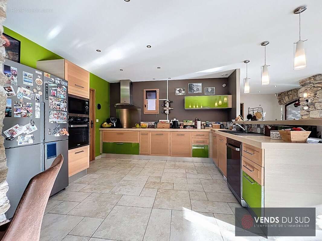 Maison à COLOMBIERES-SUR-ORB