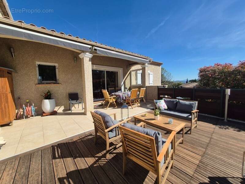 Maison à SOLLIES-VILLE