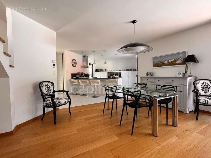 Maison à LES MATHES