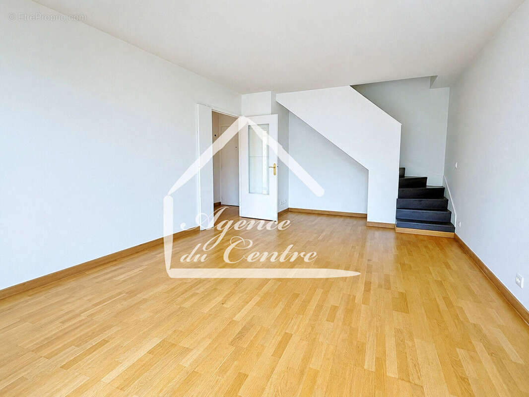 Duplex en dernier etage centre ville - photo 2