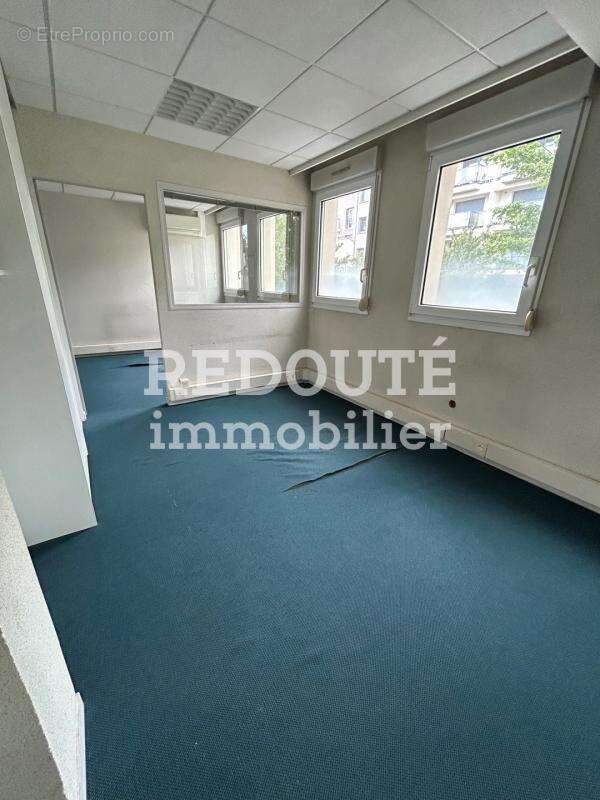 À VENDRE – Ensemble de bureaux d'environ 350 m² avec parkings privatifs – REIMS - photo 9