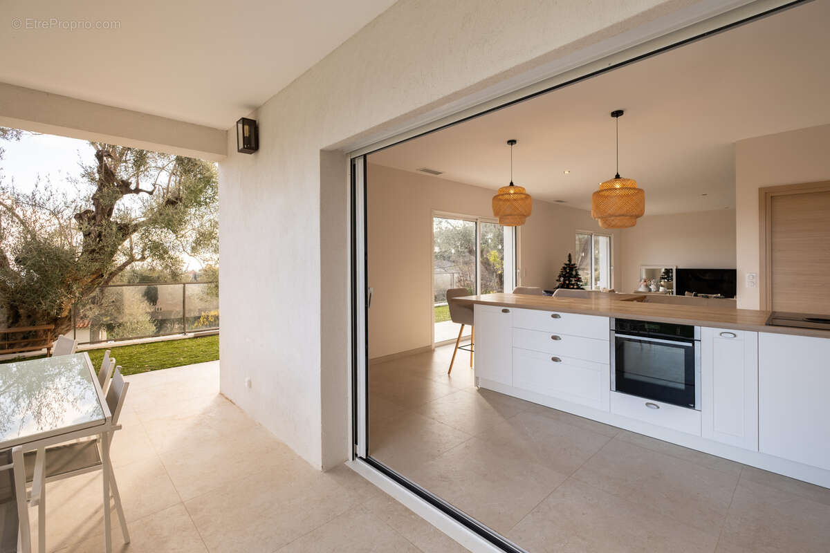 Maison à TOURRETTES-SUR-LOUP