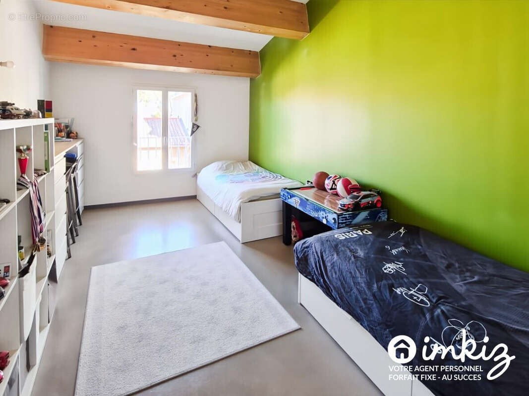 Appt. T4 en duplex dans maison de village - Garage - photo 9