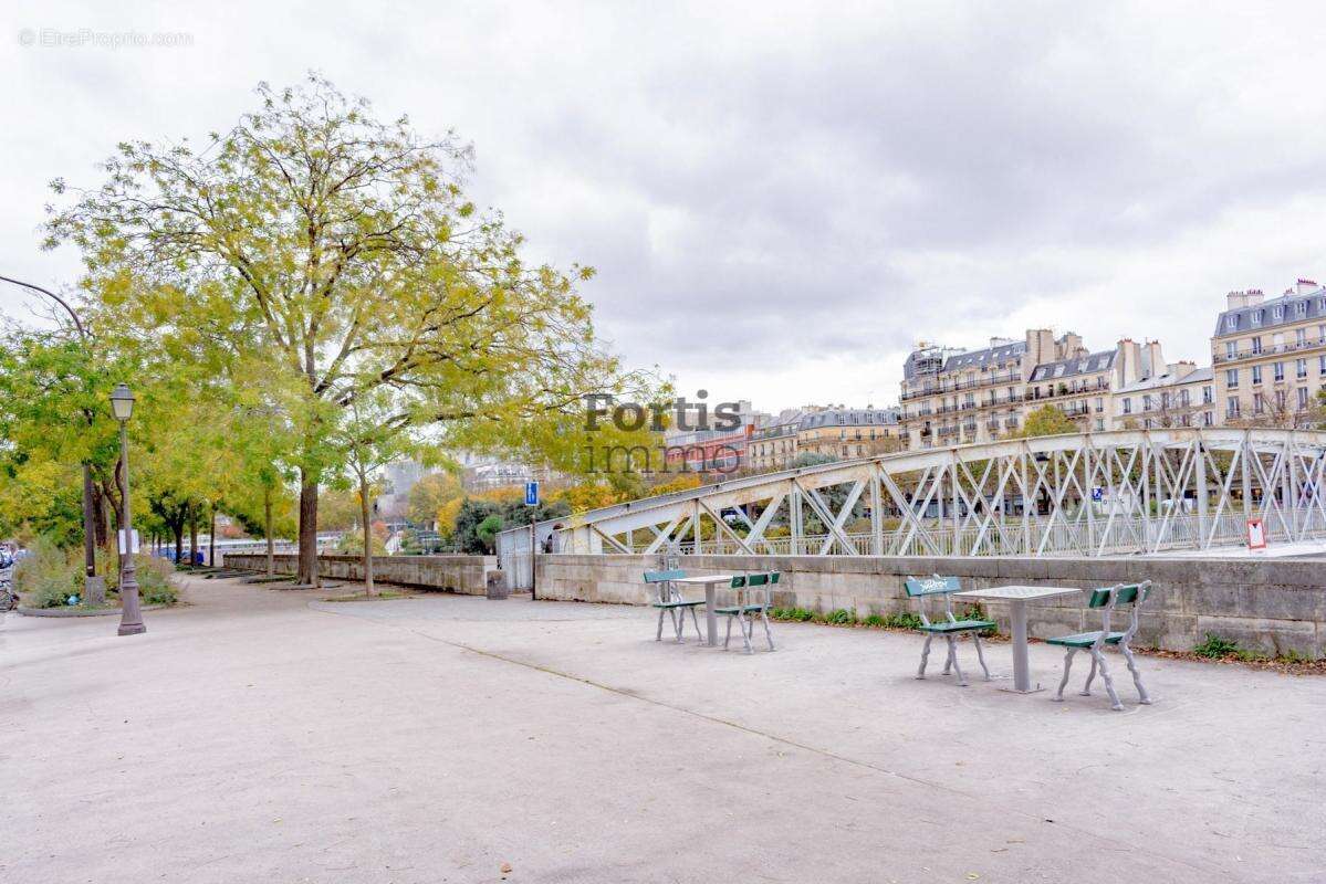 Appartement à PARIS-4E