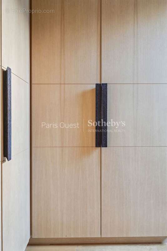 Appartement à NEUILLY-SUR-SEINE