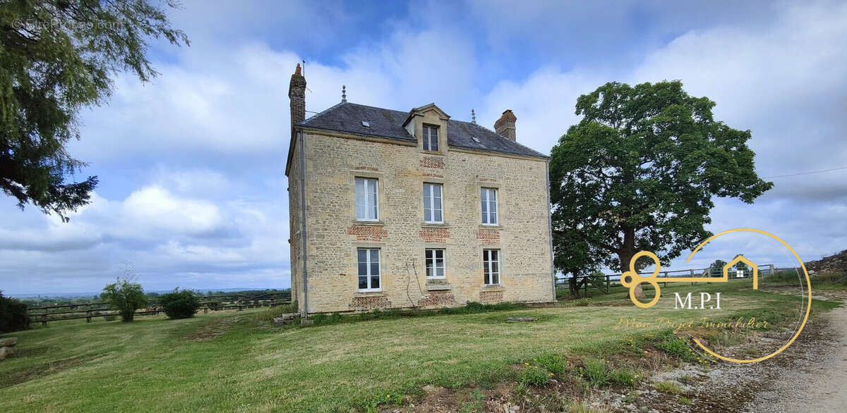 Commerce à CHAMP-HAUT