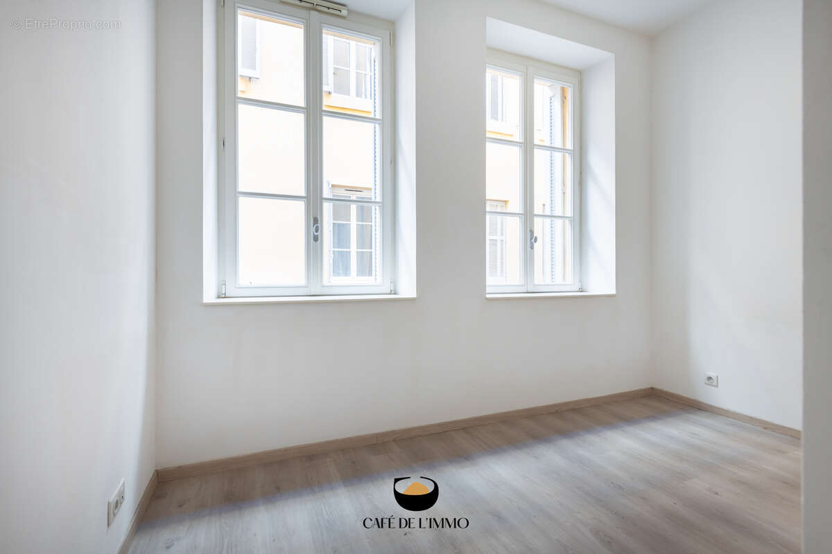 Appartement à MARSEILLE-2E