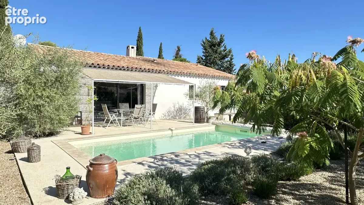 Exclusivité - Carcès - Villa de type 4 + véranda sur 759 2 avec piscine. - photo 3