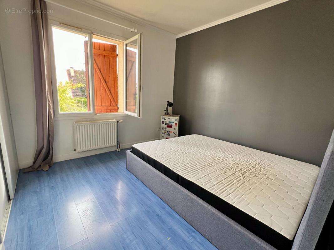 Maison à SAINT-HILAIRE-LA-GRAVELLE