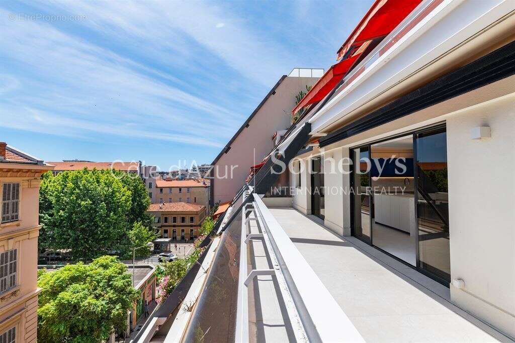 Nice Carré d'or. 3/4 pièces rénové grande terrasse, balcon, vue dégagée - photo 3