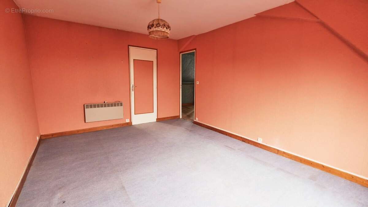 Maison à MONTIGNY-EN-MORVAN