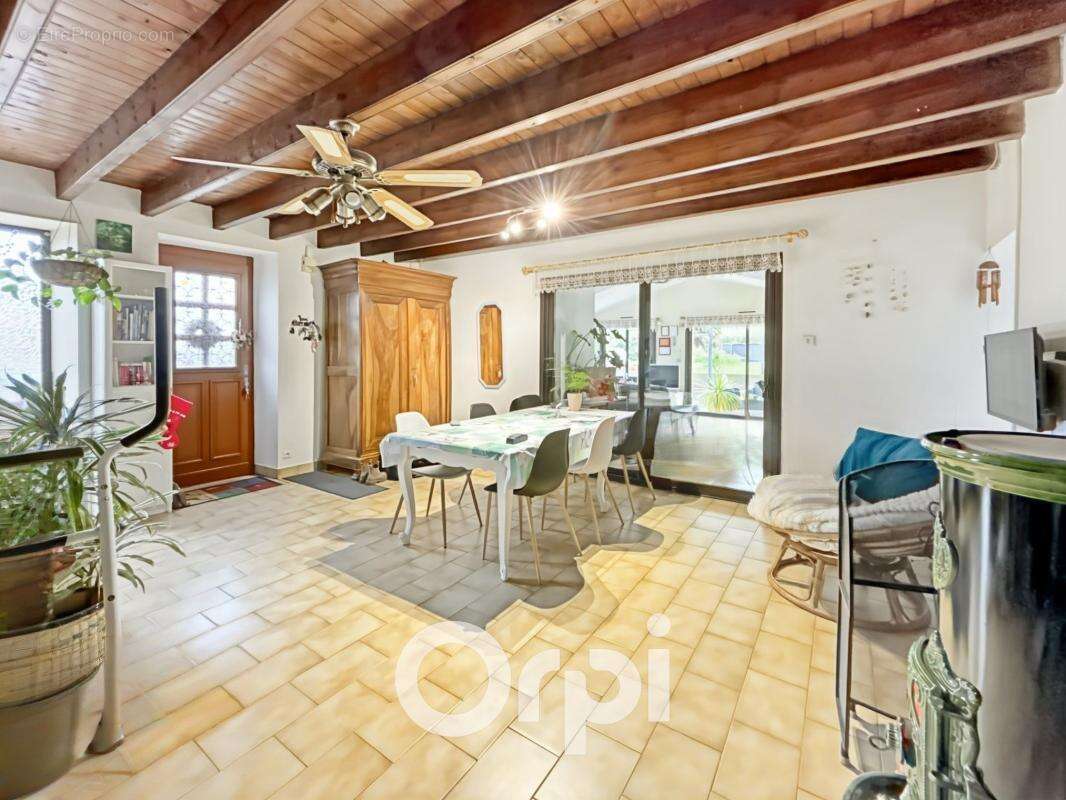 Maison de charme avec grand terrain constructible - photo 3