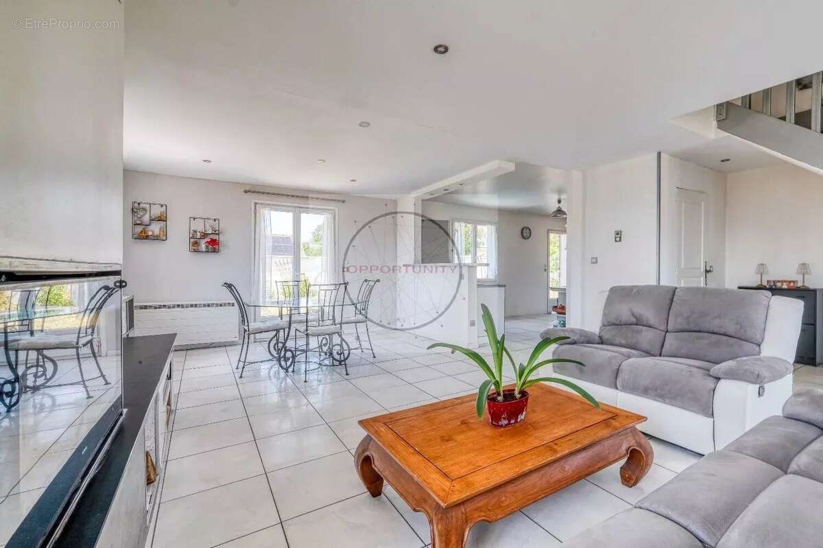 Maison à JOUY-SUR-MORIN