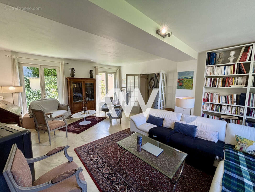 Maison 173 m² à Saint-Etienne  - photo 8