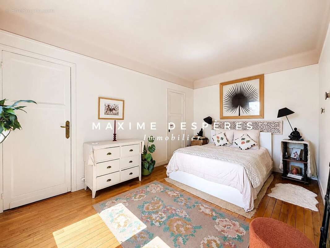Appartement à NEUILLY-SUR-SEINE