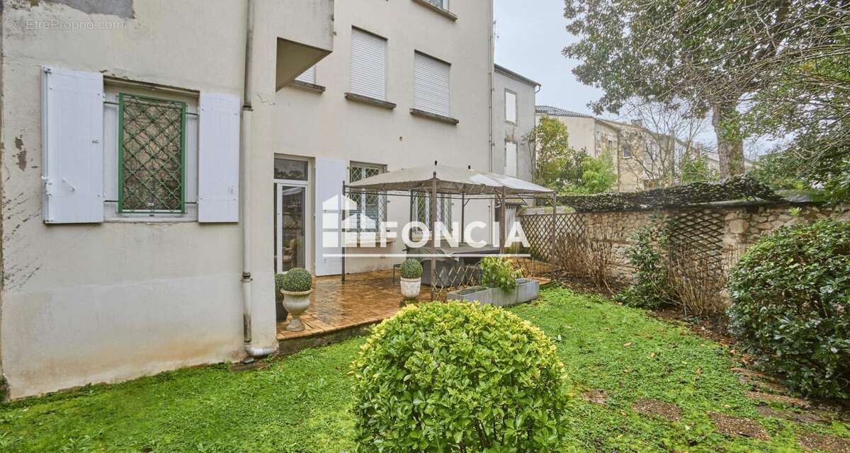 Agen centre ville – Secteur Victor Hugo Appartement T3 bis – 94 m² – Jardin 200 m² privatif sans vis-à-vis – Petite copropriété  - photo 7
