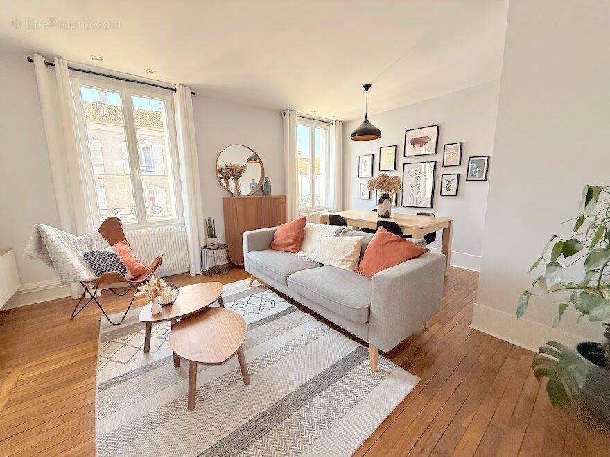 Appartement à SAINT-MAUR-DES-FOSSES