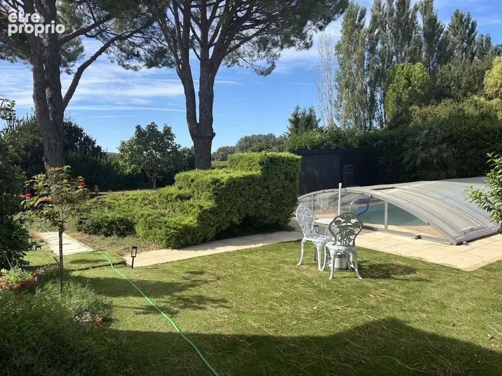 Maison de 150 m2, en campagne, 4 chambres, piscine et dépendances sur terrain de 2200 m2 - photo 3
