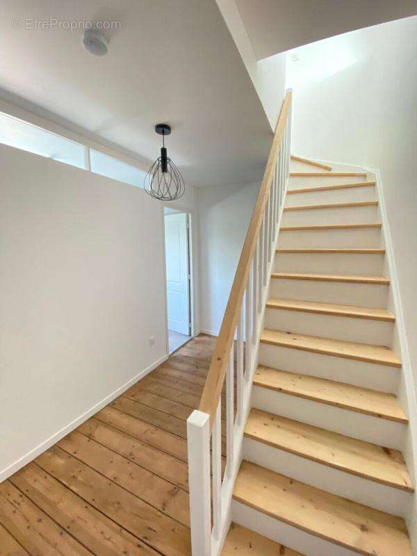 Maison 104m² entièrement rénovée avec goût ? Rue calme à Roubaix - photo 8