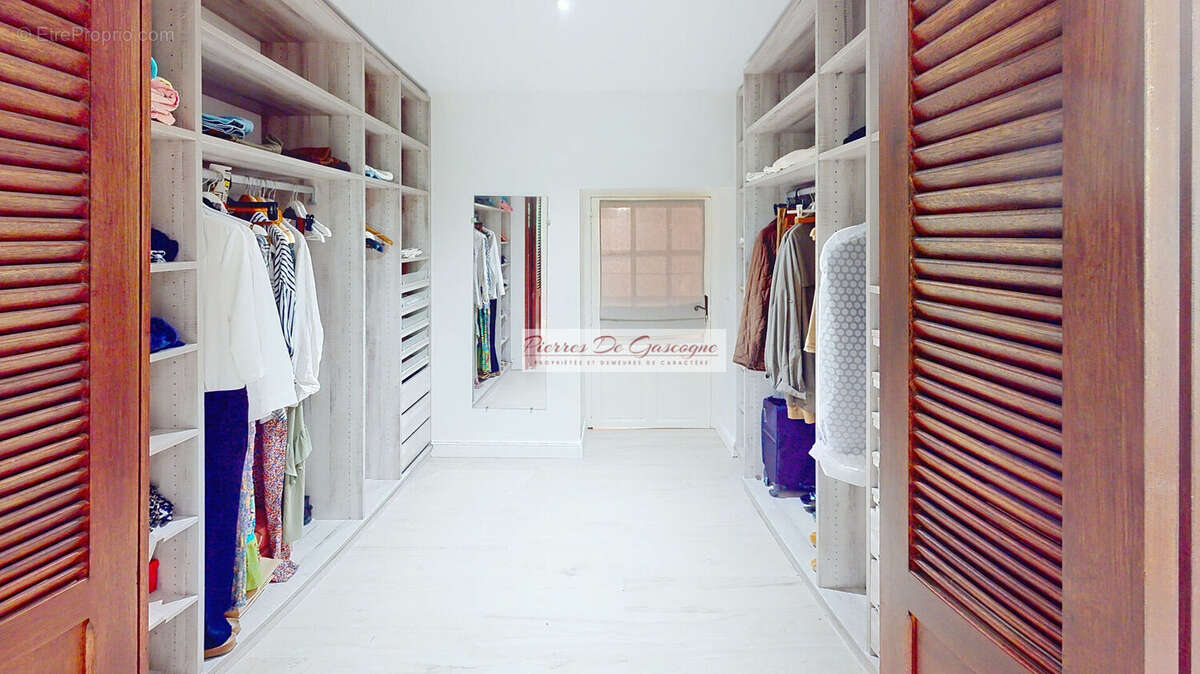 ref268000009