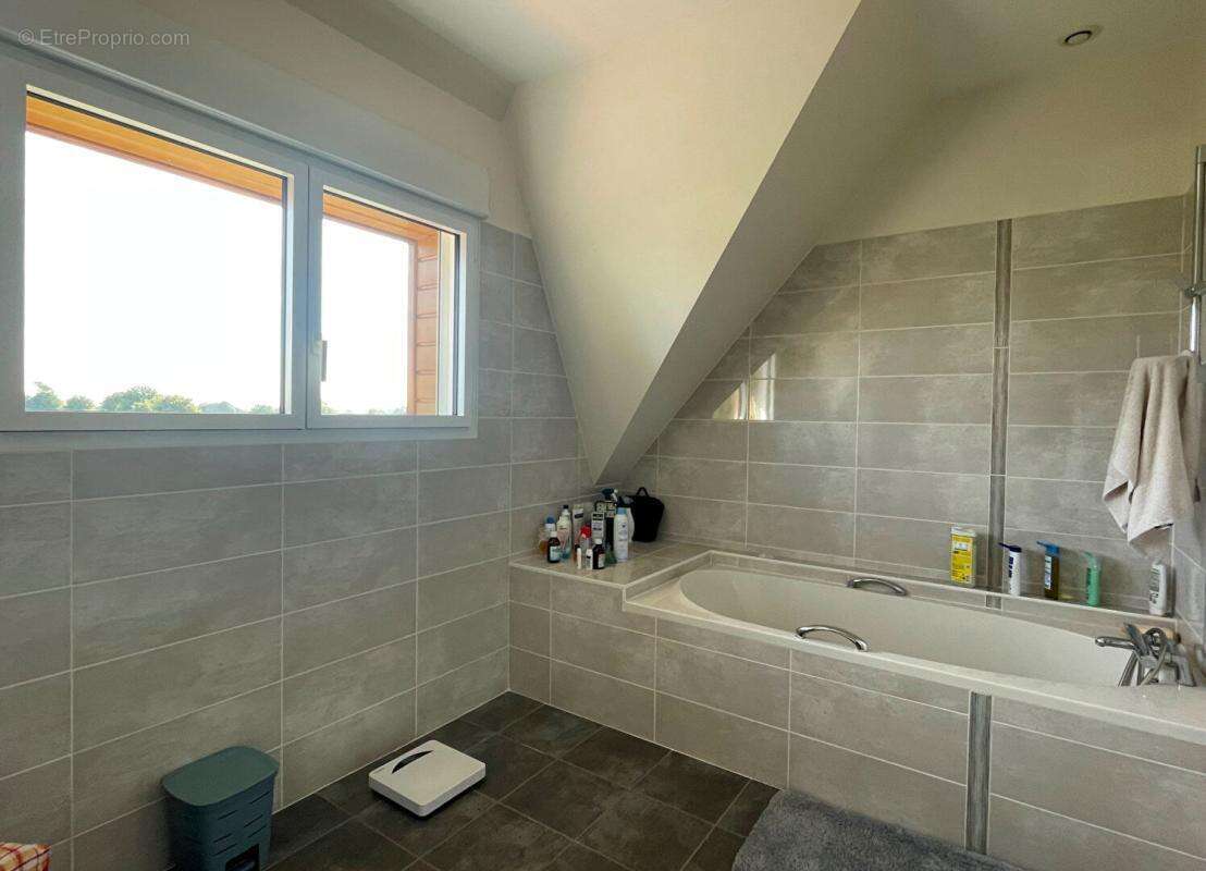 Coup de coeur  ! Bourg 6 Pièces 155 m2 - photo 14