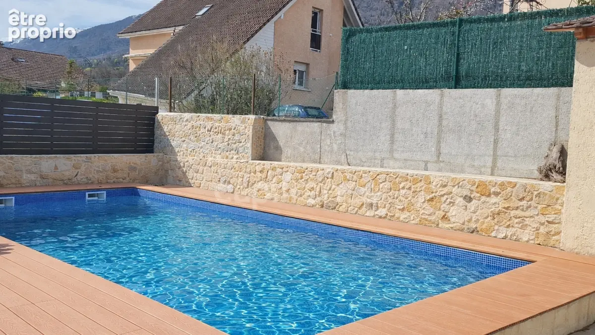 Maison à vendre 15 pièces CROZET (01) - photo 2