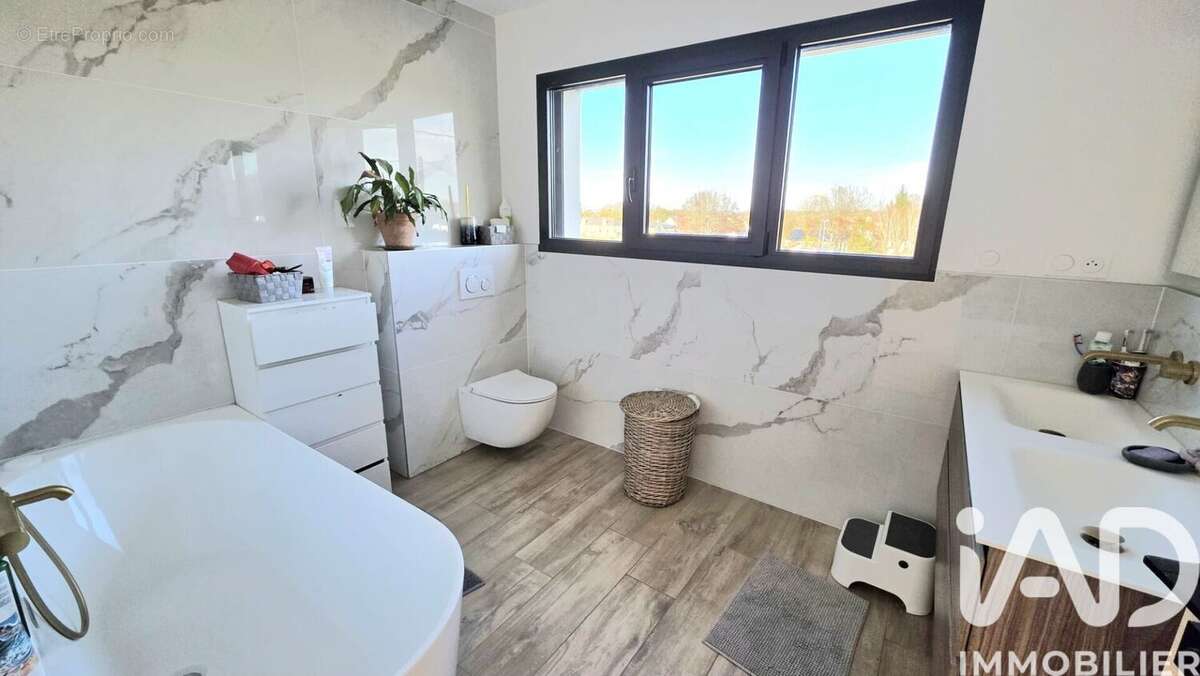 Photo 6 - Maison à SAINT-JEAN-BREVELAY