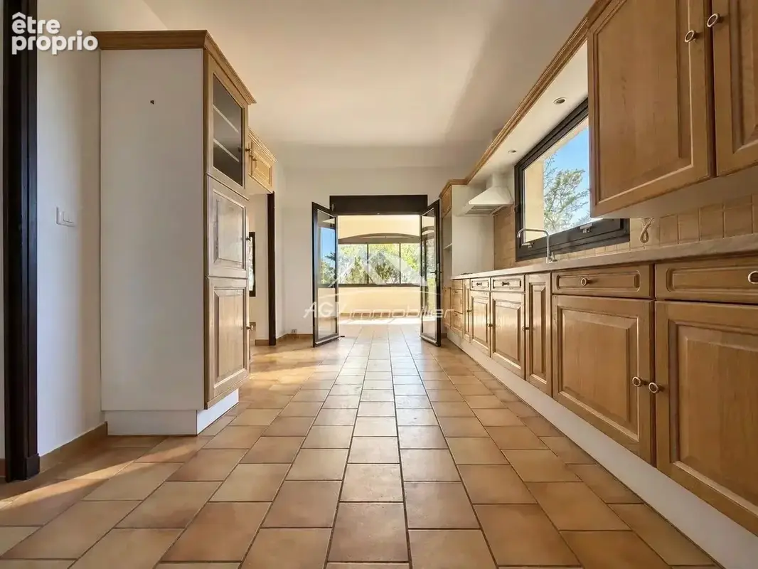 Propriété de 197 m² habitable sur environ 1600 m², vue imprénable - photo 7