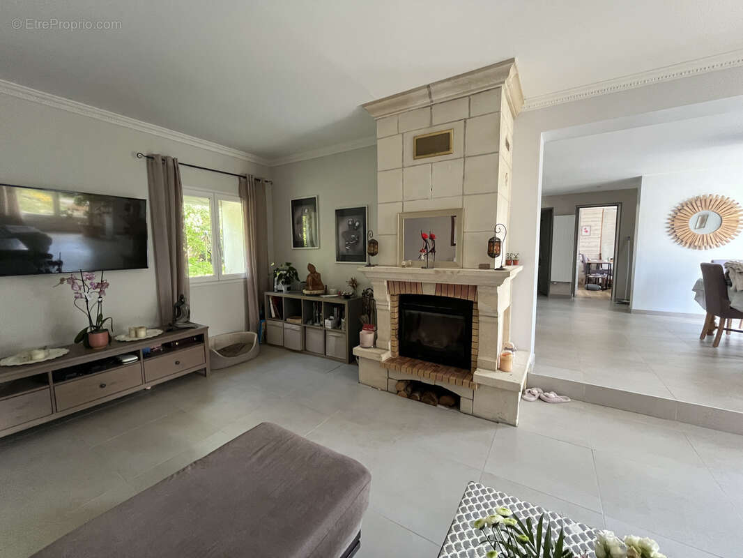 Maison à LA CHAPELLE-LA-REINE