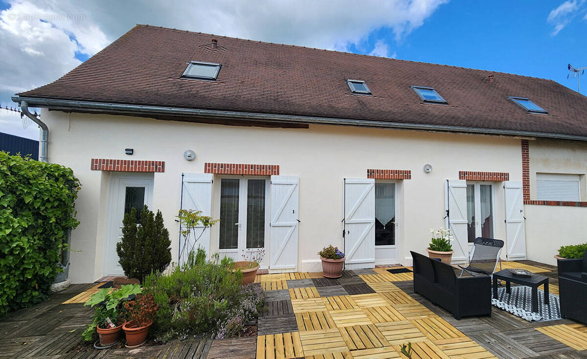 Maison à CHATEAUNEUF-EN-THYMERAIS
