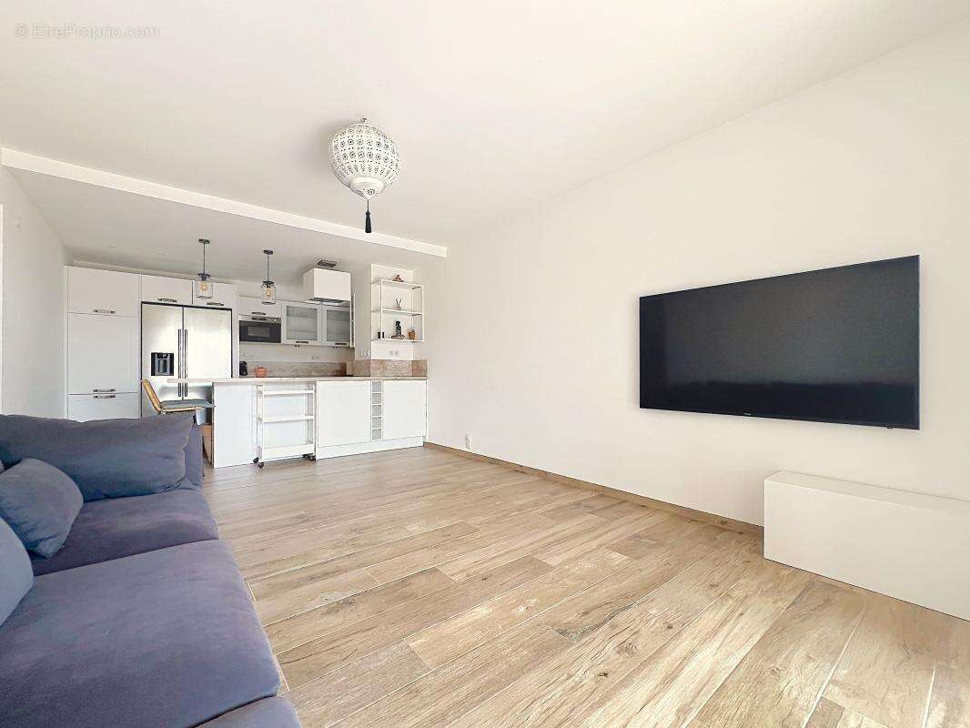 Appartement à VILLENEUVE-LOUBET