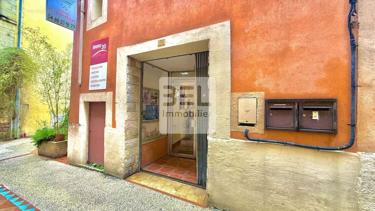 Commerce à SAINT-QUENTIN-LA-POTERIE