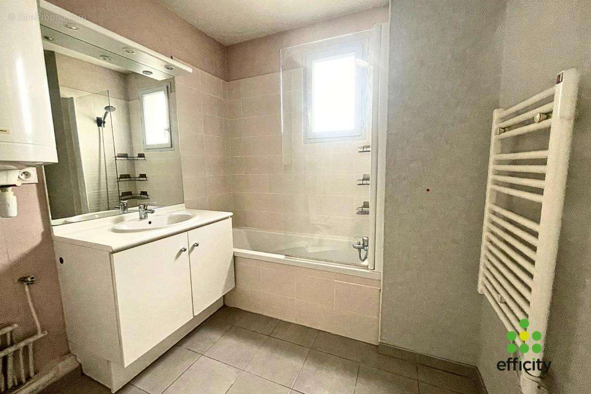 Appartement à L&#039;ISLE-D&#039;ABEAU