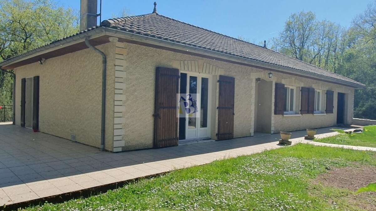 Maison à PUYMOYEN