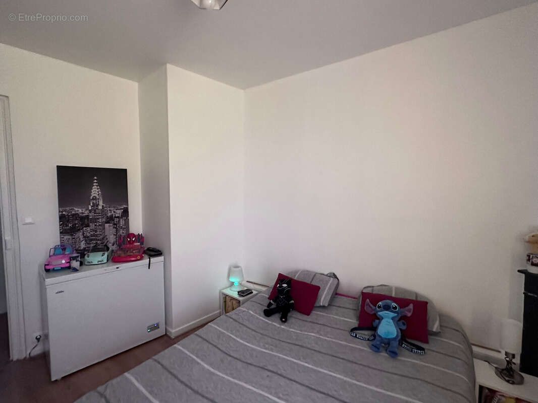 Appartement à VAUJOURS