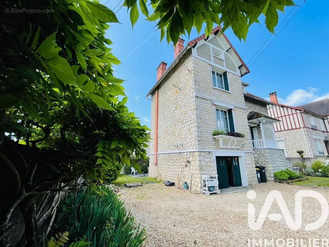 Photo 1 - Maison à MALESHERBES