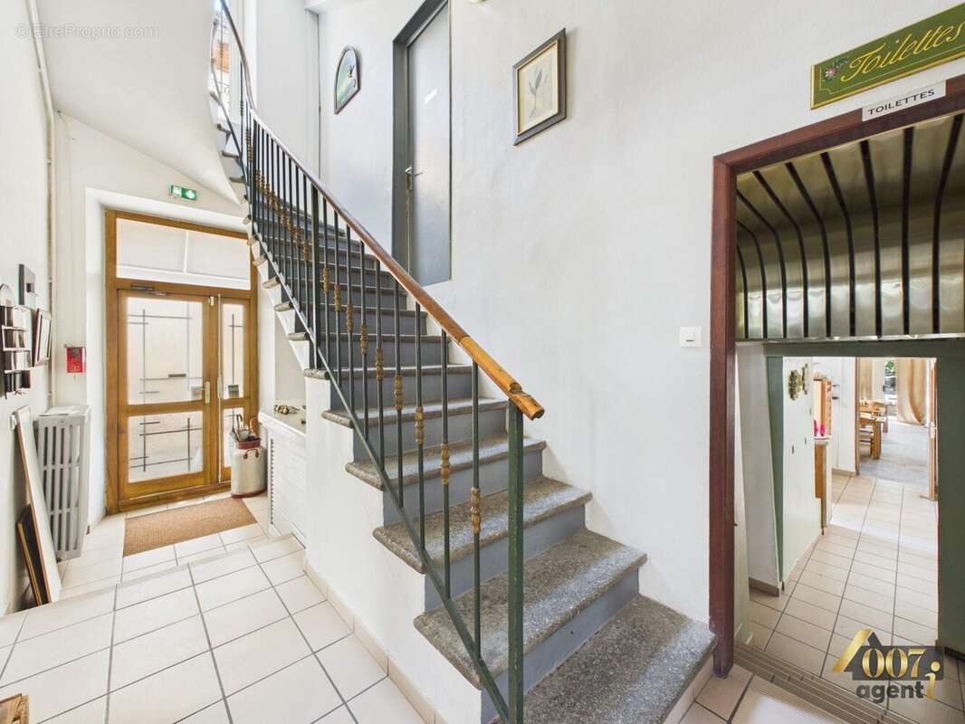 Autre à LA CHAMBRE
