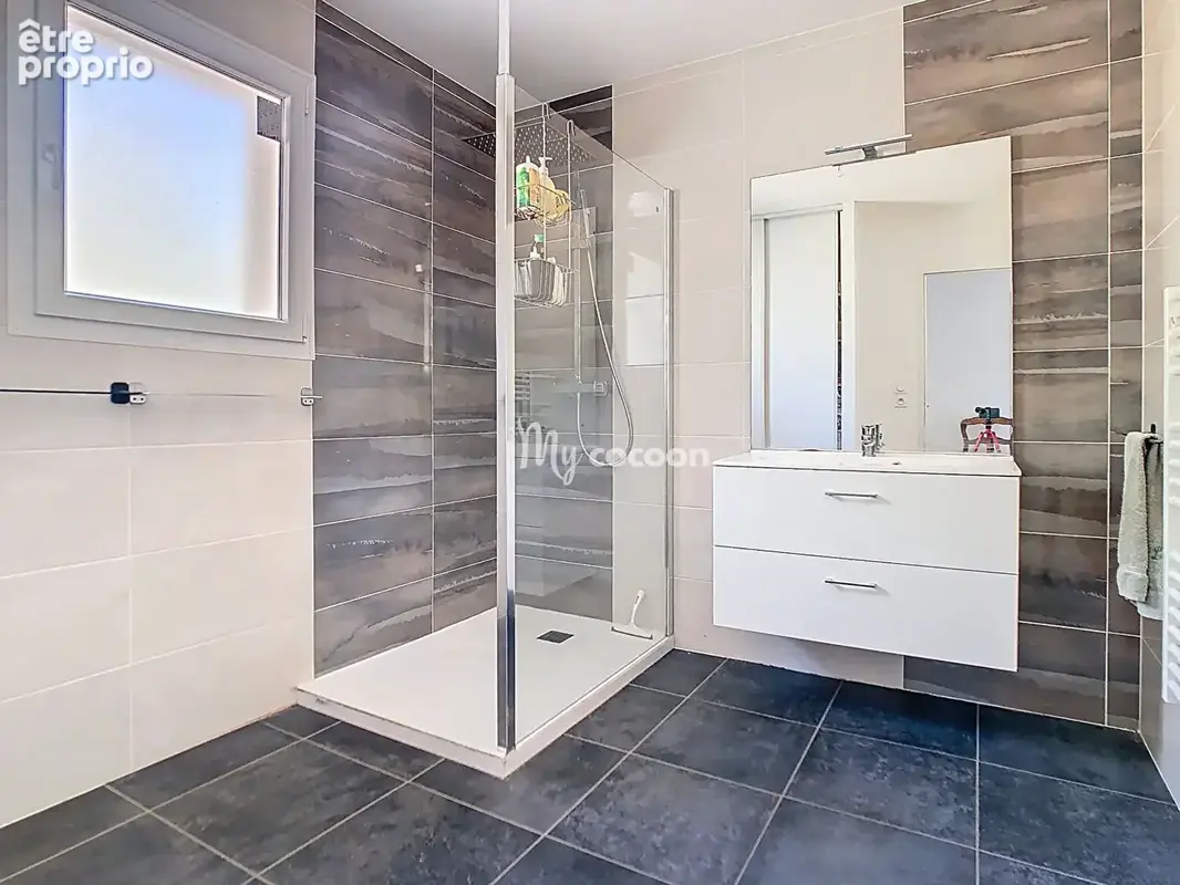 Maison - T5 -110 m² - photo 16