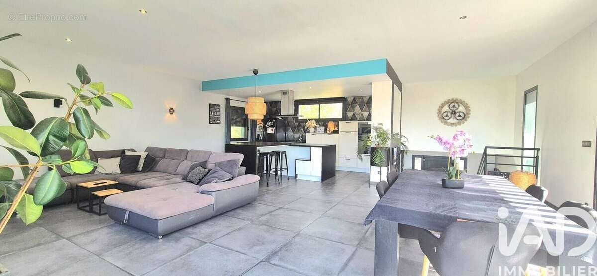 Photo 3 - Maison à SAINT-ETIENNE