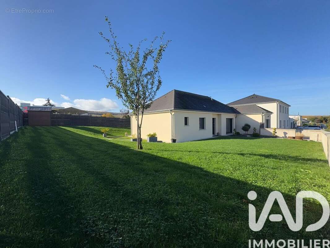 Photo 2 - Maison à LUDES