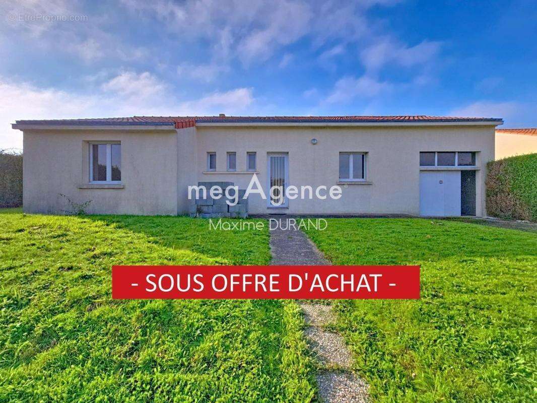 Maison à SAINT-MACAIRE-EN-MAUGES