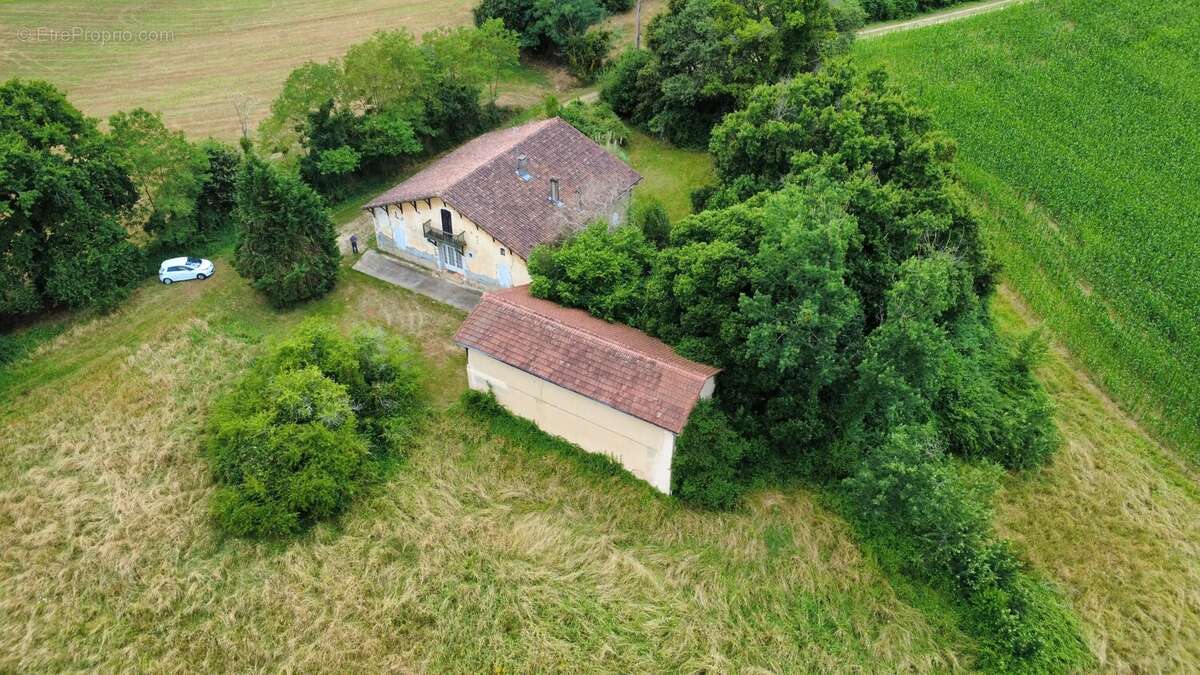 Maison à POUILLON