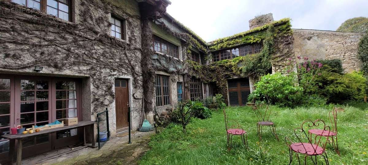 Maison à SAINT-JEAN-D&#039;ANGELY