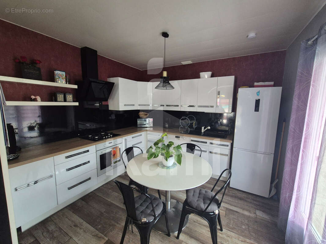 Maison à SAINT-DONAT-SUR-L&#039;HERBASSE