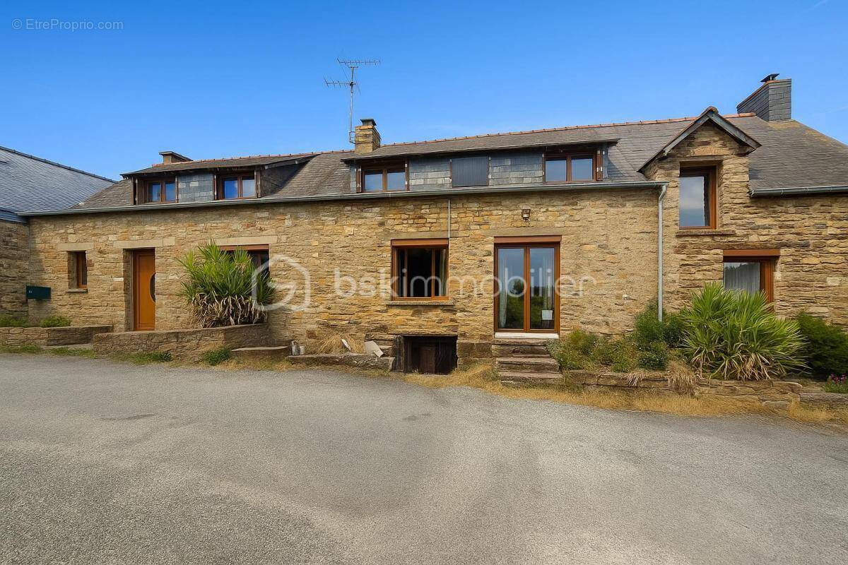 Maison à SAINT-SULPICE-DES-LANDES