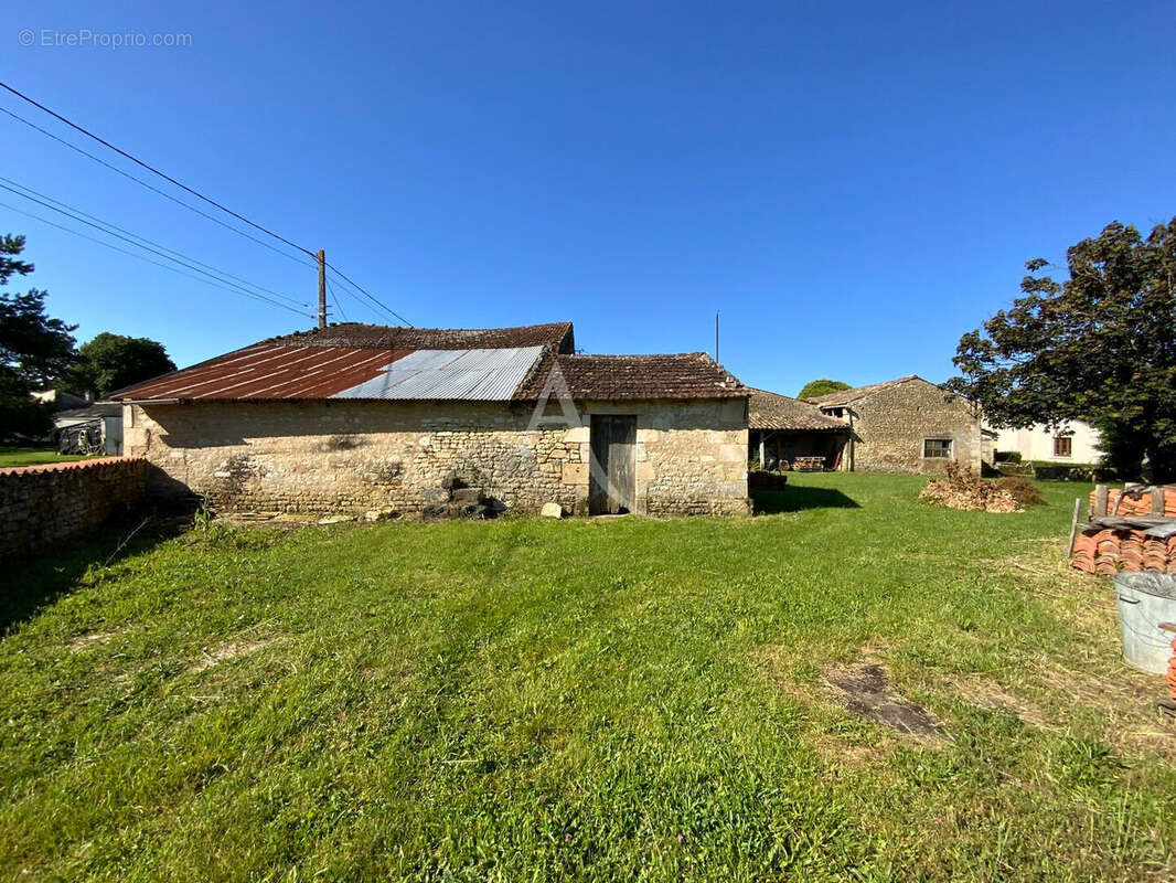 Ensemble immobilier de caractère à rénover - photo 4