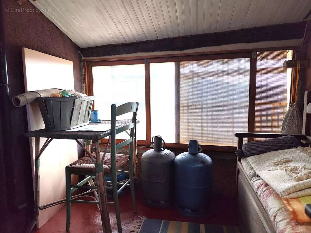 Appartement à LA CROIX-SUR-ROUDOULE