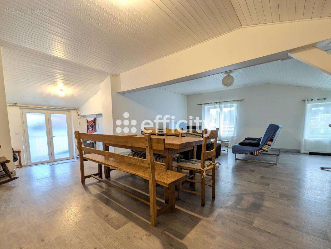 Appartement à SAINT-PIERRE-DU-MONT