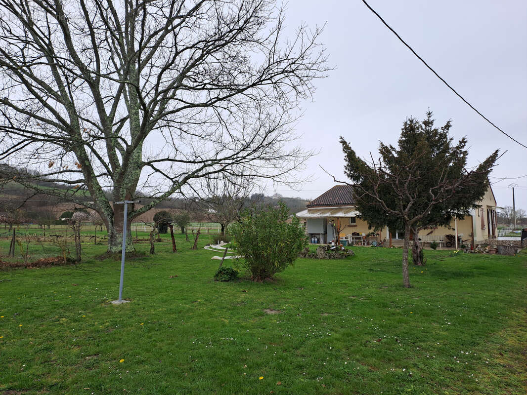 Maison à PUJOLS