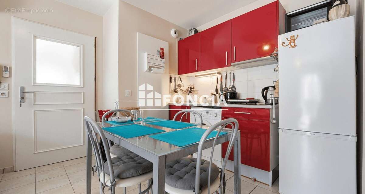 Appartement 2 pièces de 42m2 en rez-de-jardin avec terrasse et parking - loué - photo 6
